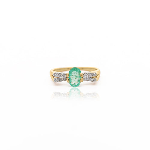 0.86 Carat Vibrant Green Oval Cut Emerald & Diamond in 14KY Gold Statement Ring