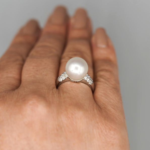 11.5mm White Pearl and Round Cut Diamond Accent Platinum Ring