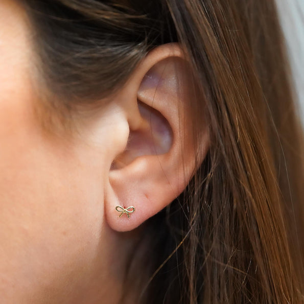 14K Gold Ribbon Stud Earrings 10mm Screw Back Closure