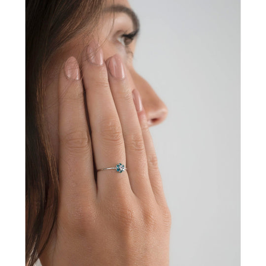 14K White Gold Blue and White Diamond 1MM Daisy Flower Ring