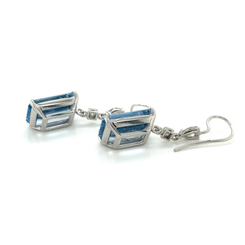 Boucles d’oreilles pendantes en or blanc 18K avec spinelle taille émeraude et diamants – Assay Jewelers