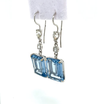 Boucles d’oreilles pendantes en or blanc 18K, spinelle taille émeraude et diamants – Assay Jewelers