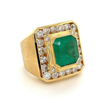 5 Carat Emerald Mens Ring With Round Diamond Halo in 18k Yellow Gold – Assay Jewelers