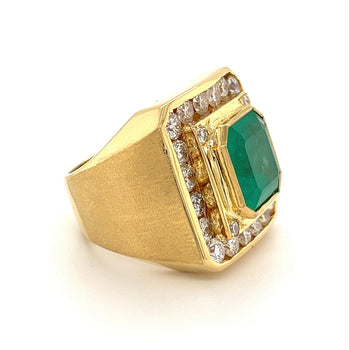 5 Carat Emerald Mens Ring With Round Diamond Halo in 18k Yellow Gold – Assay Jewelers