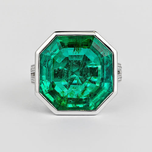 AGL Certified 17 Carat Octagonal Cut Minor Oil Colombian Emerald Ring