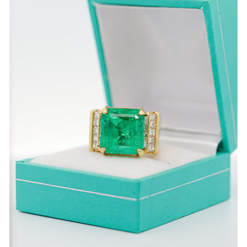 GIA Certified 13 Carat Colombian Emerald Men's Ring in 18K Gold With Princess Cut Diamonds