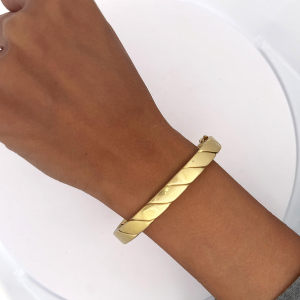Tiffany & Co. 18K Gold Twisted Rope Flat Hinged Bangle Bracelet