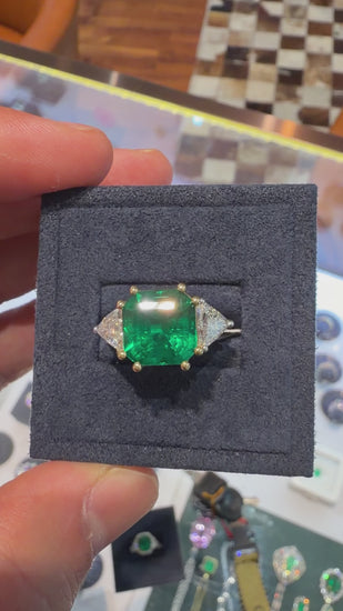 GRS Cert. 4.37 Carat Vivid Green Muzo Colombian Emerald Diamond 3 Stone Ring